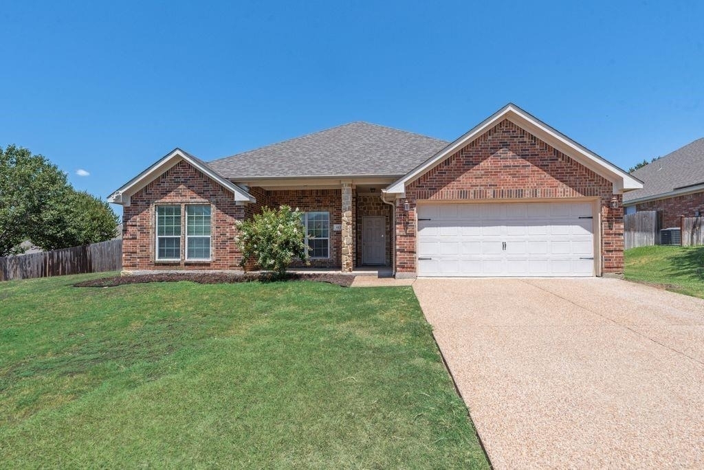 112 Singletree Lane - Photo 0