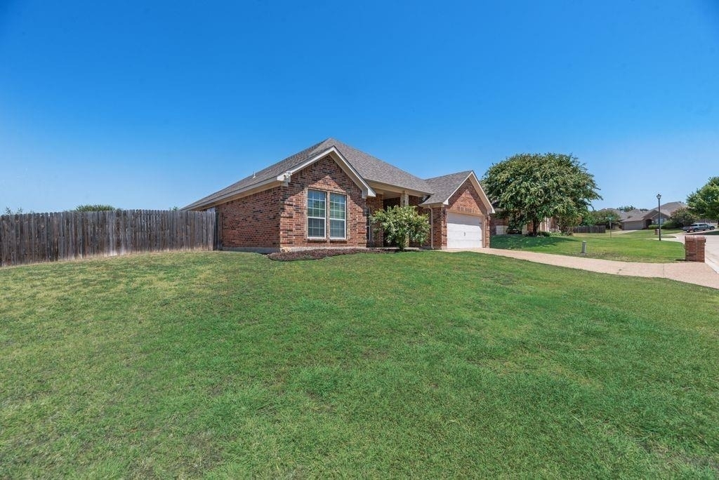 112 Singletree Lane - Photo 2