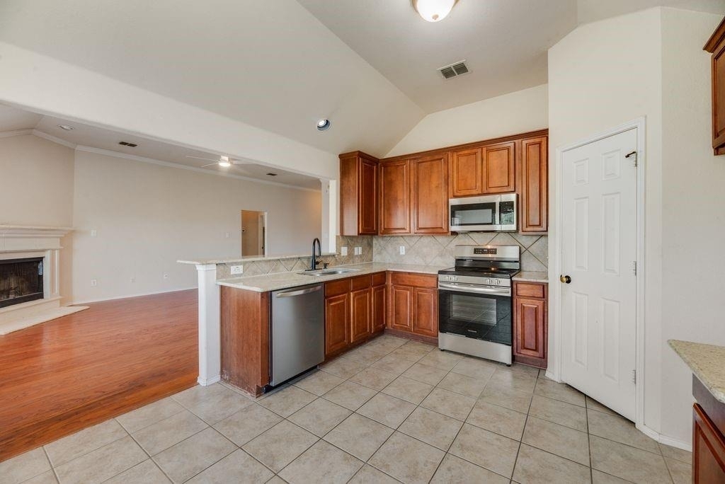 112 Singletree Lane - Photo 9