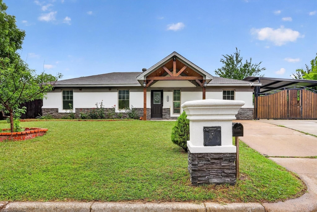 516 Post Oak Lane - Photo 0