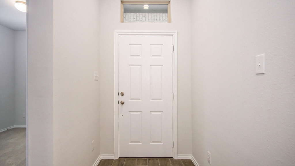 9816 Mescalbean Boulevard - Photo 3