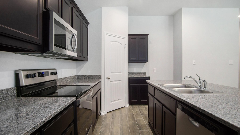 9816 Mescalbean Boulevard - Photo 9