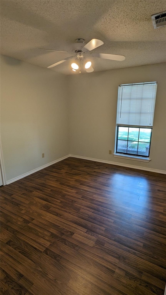 2706 Parkview Drive - Photo 18