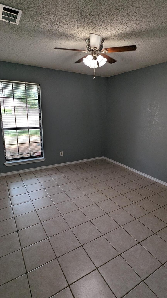2706 Parkview Drive - Photo 4
