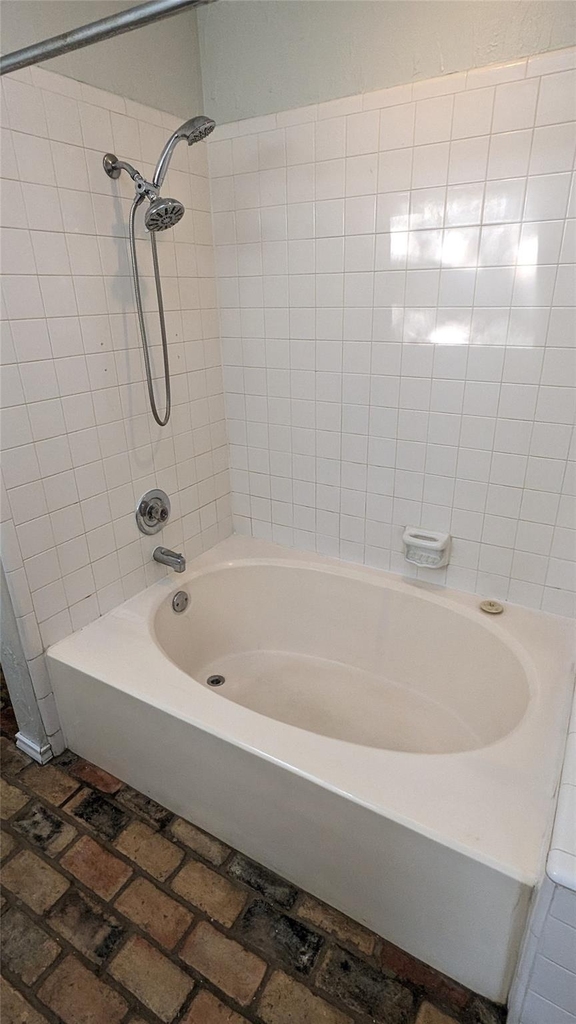 2706 Parkview Drive - Photo 6