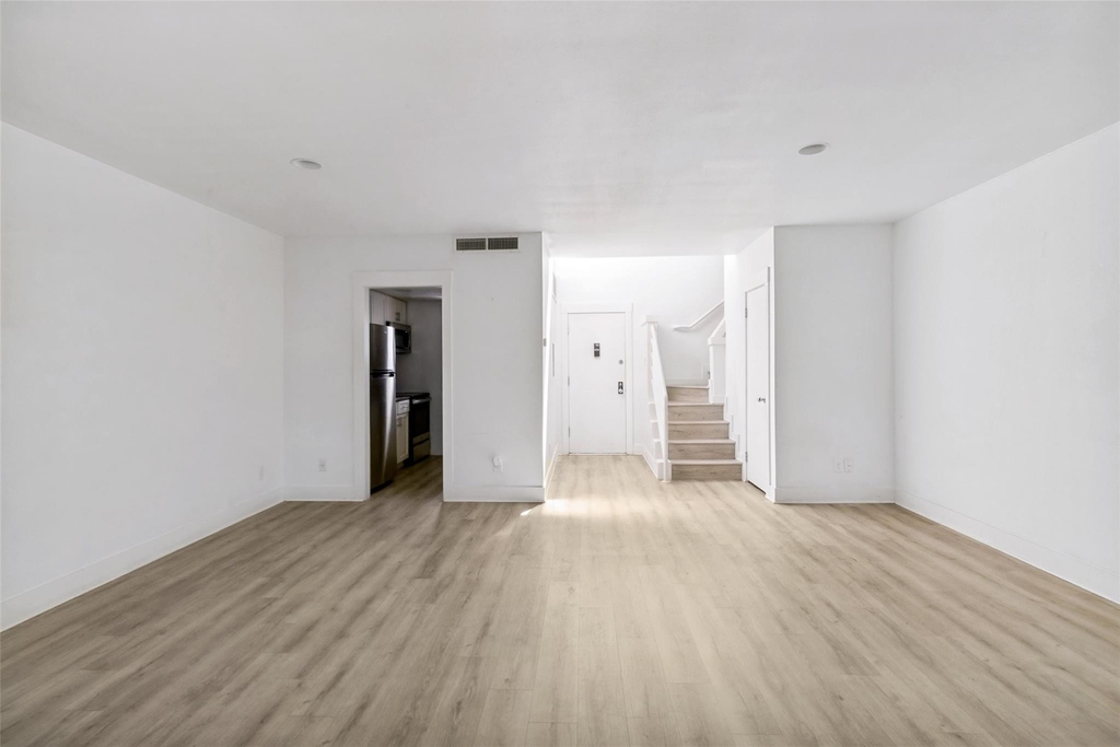 2802 Greenville Avenue - Photo 3