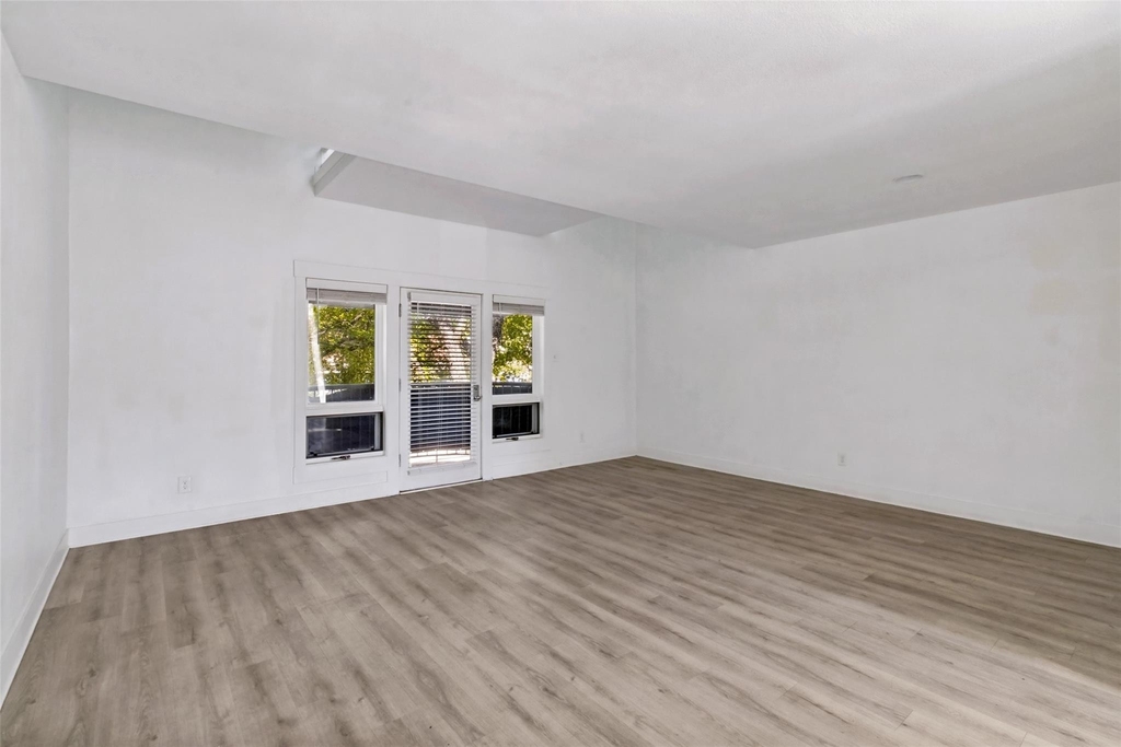 2802 Greenville Avenue - Photo 4
