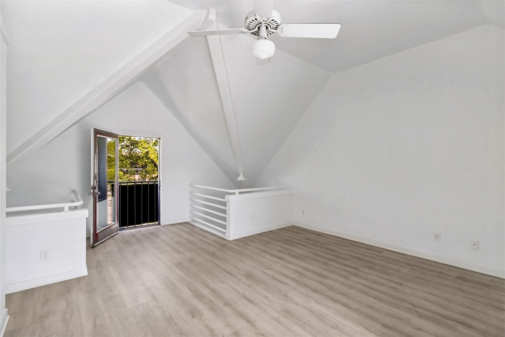2802 Greenville Avenue - Photo 8