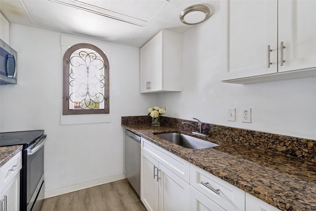 2802 Greenville Avenue - Photo 5