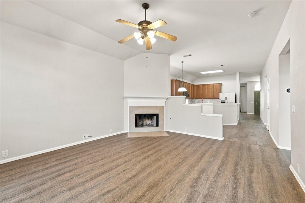 2812 Thorncreek Lane - Photo 9