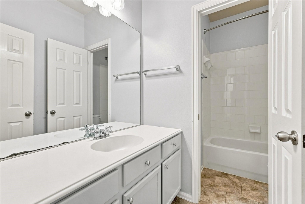2812 Thorncreek Lane - Photo 16