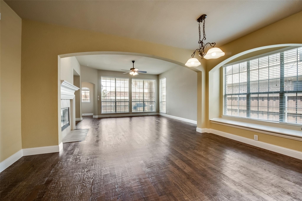 6072 Wallis Drive - Photo 6