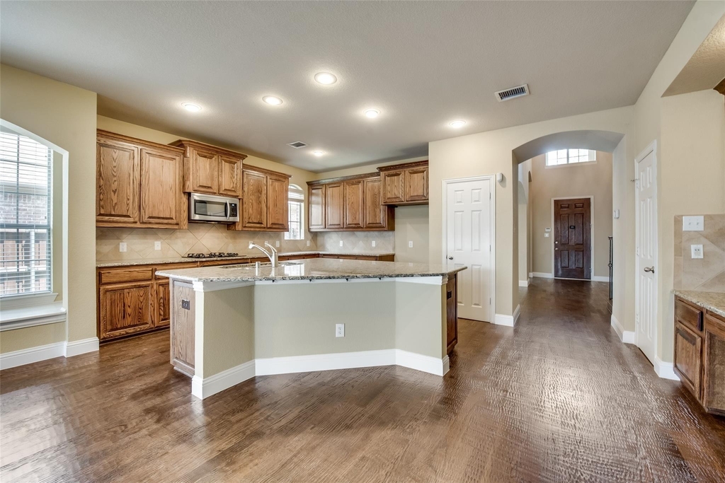 6072 Wallis Drive - Photo 11