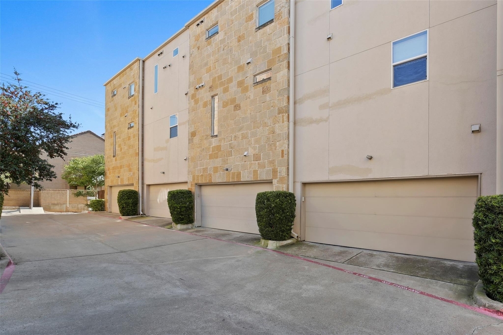 3800 Holland Avenue - Photo 32