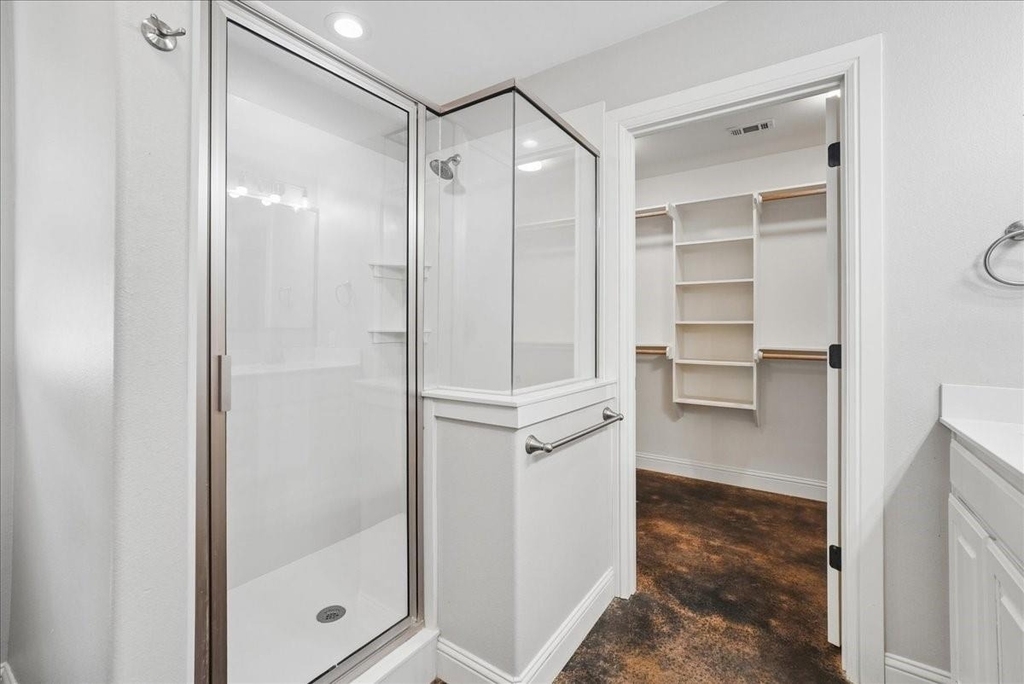 501 E Day Street - Photo 15