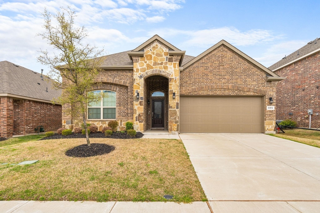 2104 Lake Cliff Drive - Photo 3