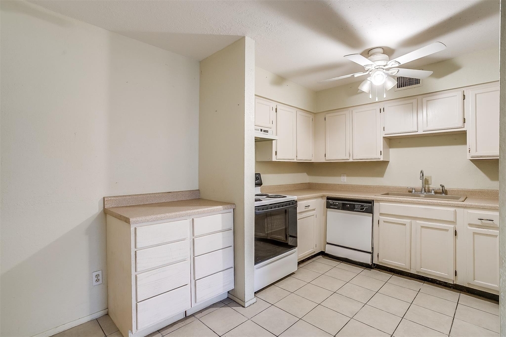 127 Allencrest Drive - Photo 8