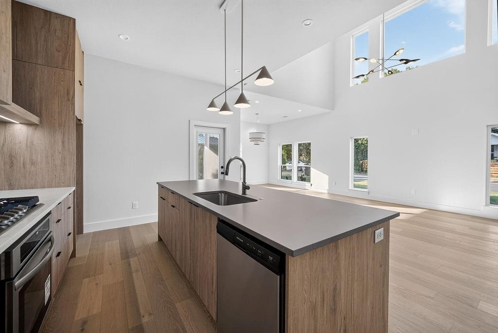 5445 Terry Street - Photo 6