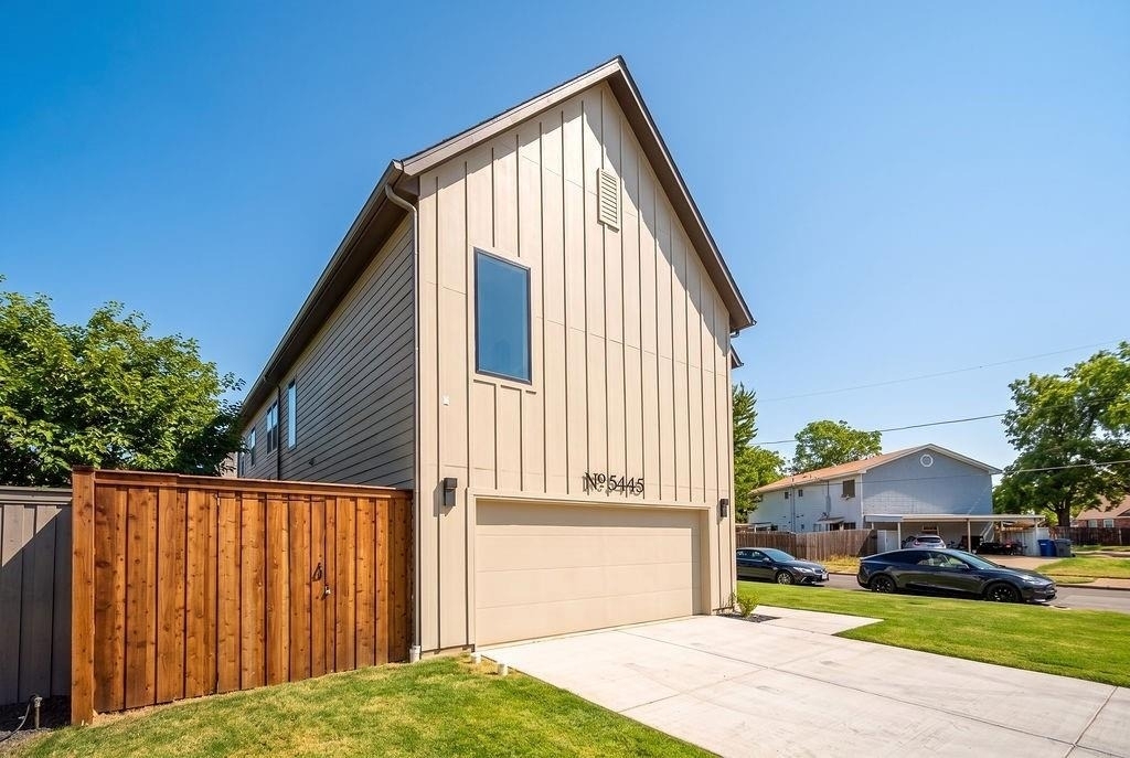 5445 Terry Street - Photo 2
