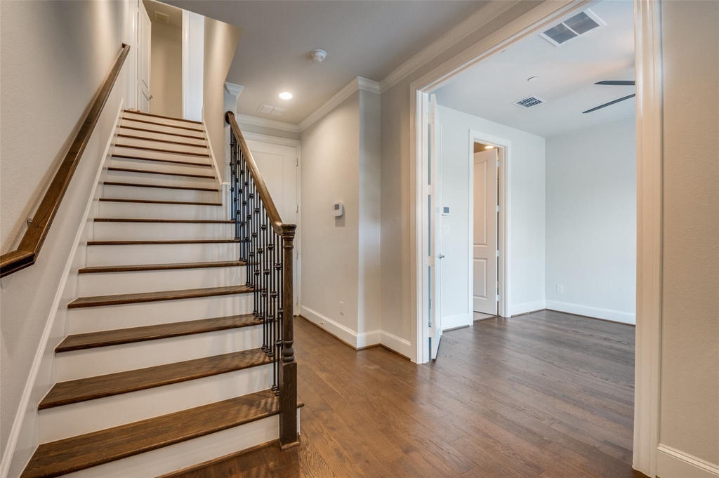 2262 Alterbrook Lane - Photo 2