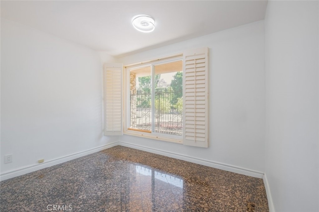 4321 Clear Valley Drive - Photo 27