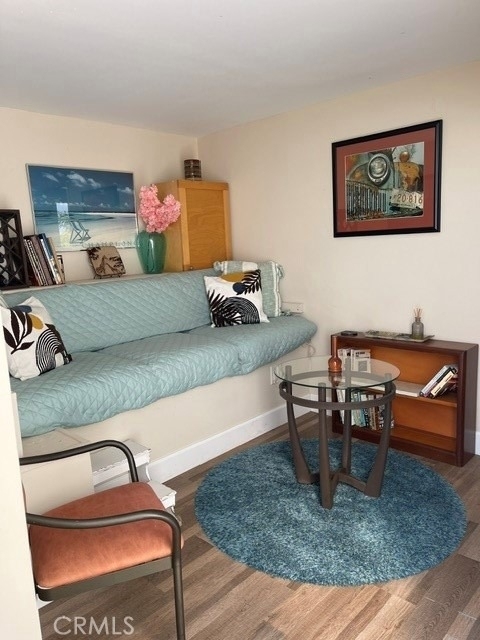 700 W 30th Street - Photo 2