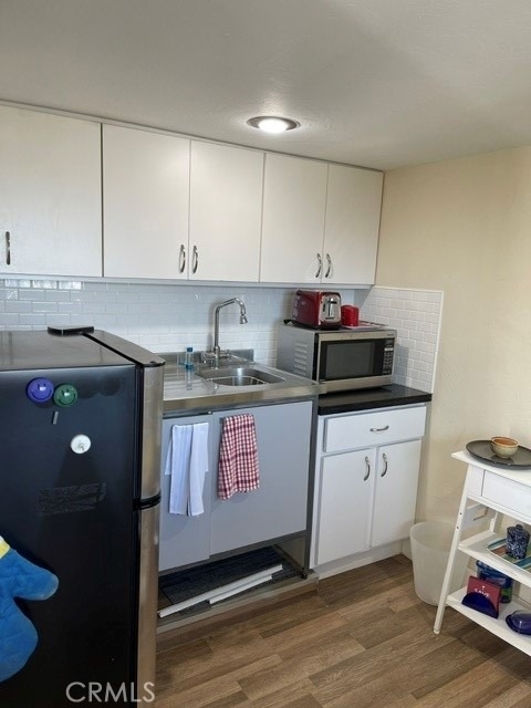 700 W 30th Street - Photo 3