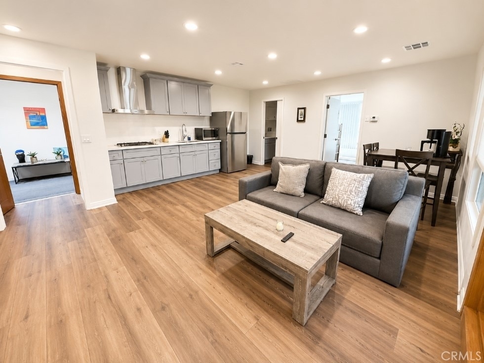 337 Washington Boulevard - Photo 0