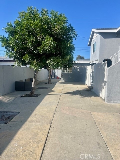 1022 El Camino - Photo 3