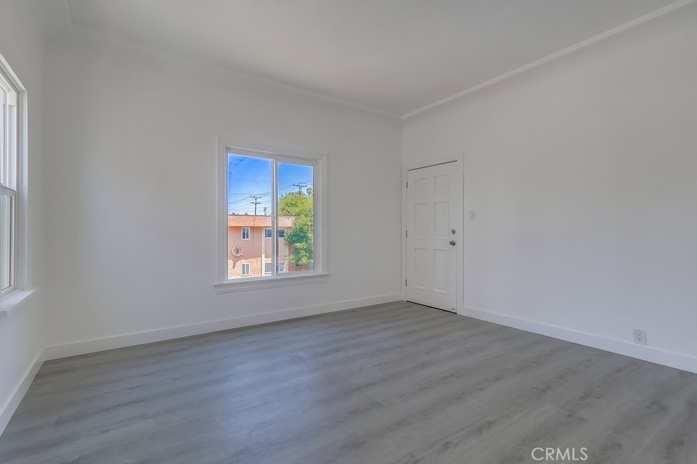 1009 Coronado Avenue - Photo 3