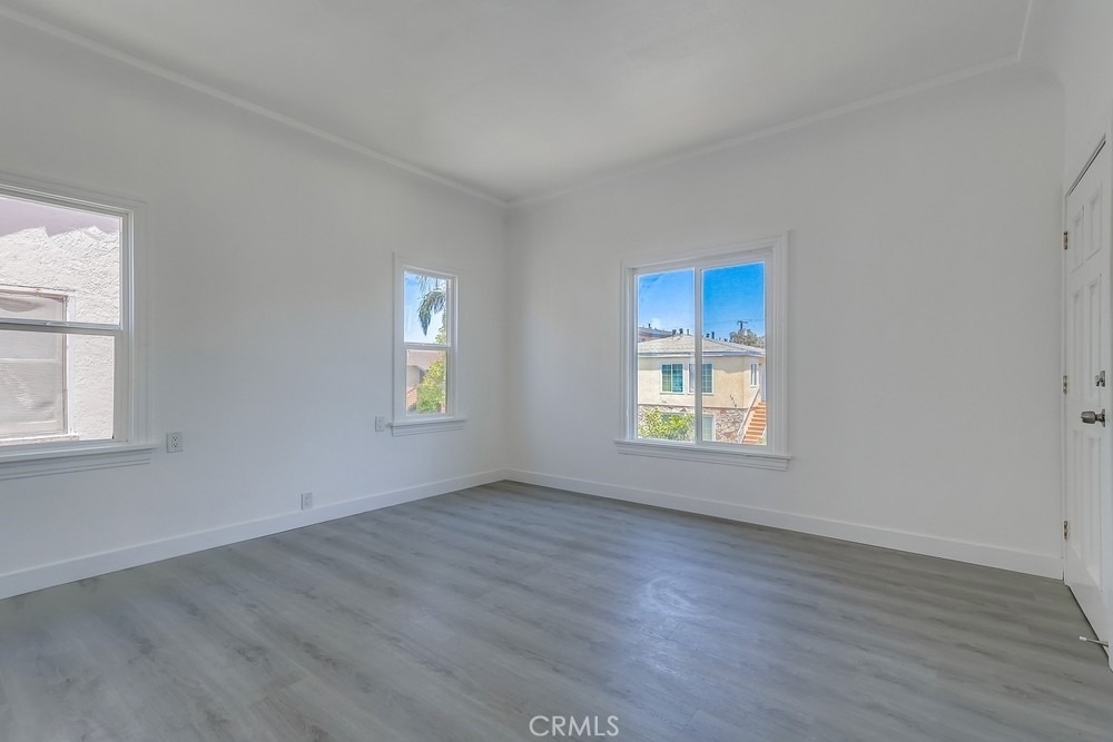 1009 Coronado Avenue - Photo 5