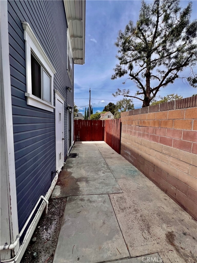 129 W Palmyra - Photo 4