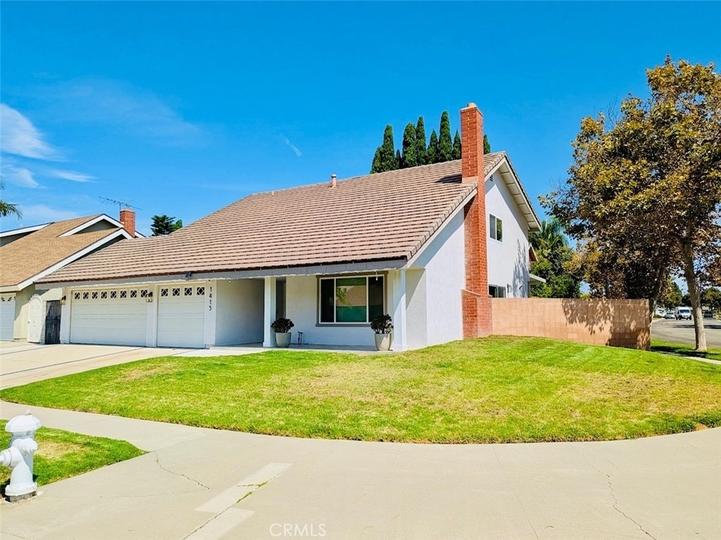 1413 W Moore - Photo 1