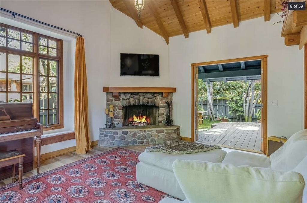1225 Roosevelt Ln - Photo 2