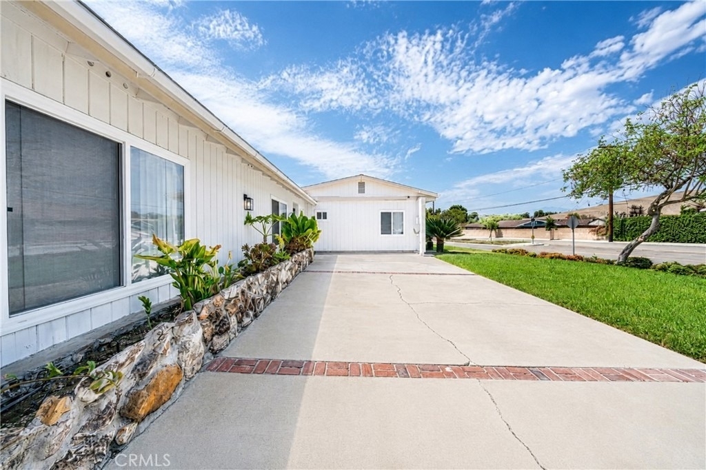 22942 Sunset Crossing - Photo 2