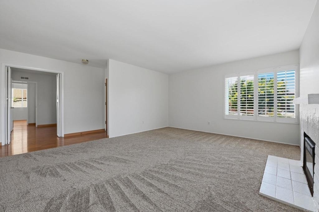 1712 Greentree Road - Photo 4