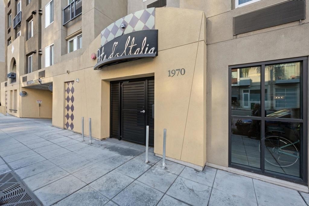 1970 Columbia Street - Photo 10
