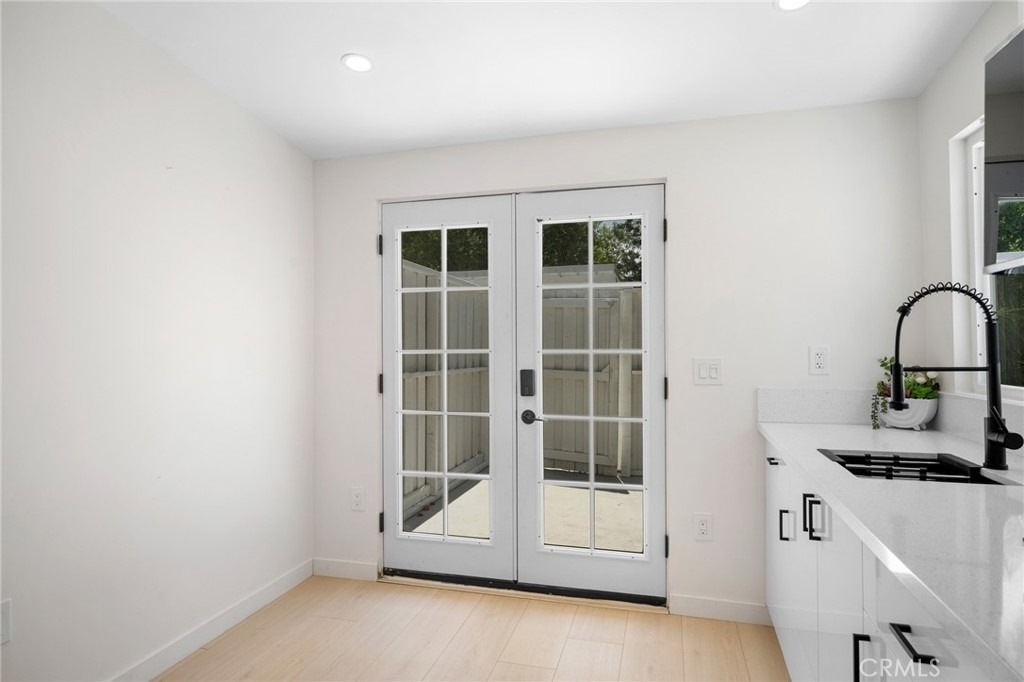 22432 Burbank - Photo 1