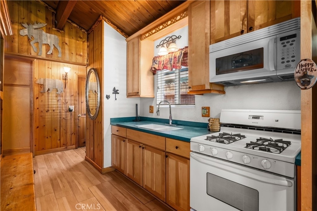 906 W Country Club Boulevard - Photo 40