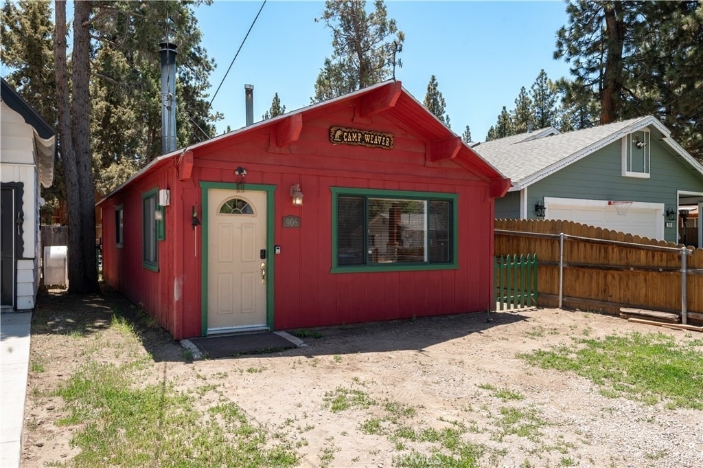 906 W Country Club Boulevard - Photo 2