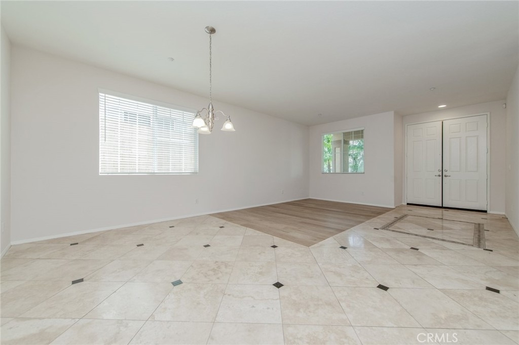 16432 Landmark - Photo 3