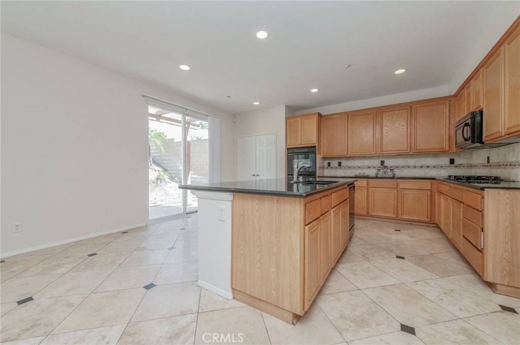 16432 Landmark - Photo 9