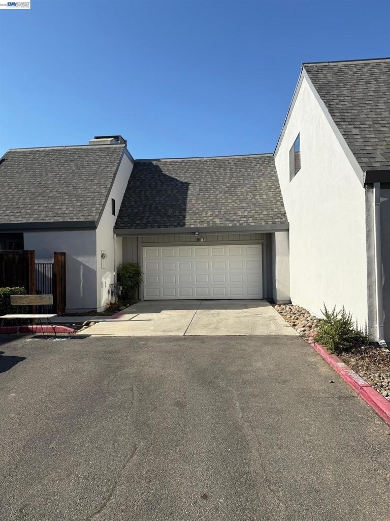 101 Portola Way - Photo 0