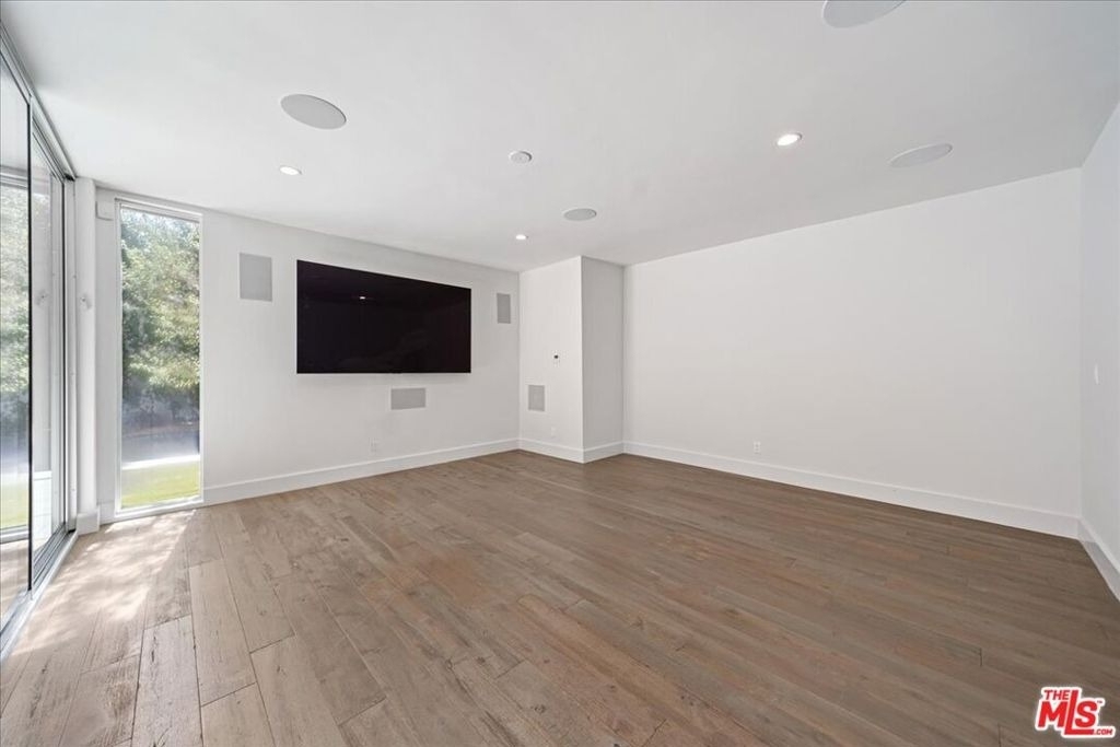 1455 S Castello Avenue - Photo 2