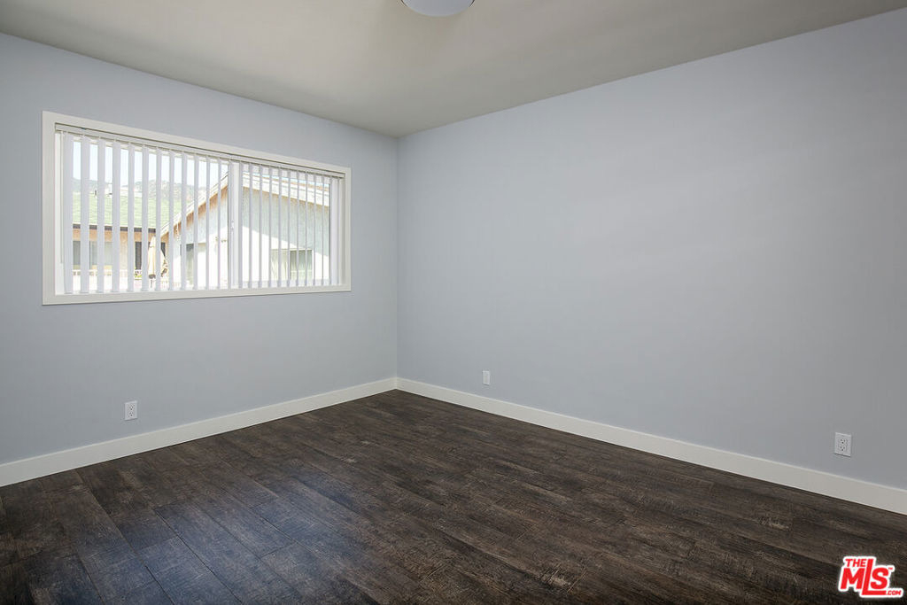 1136 Spazier Avenue - Photo 15