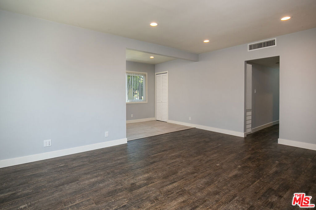 1136 Spazier Avenue - Photo 7