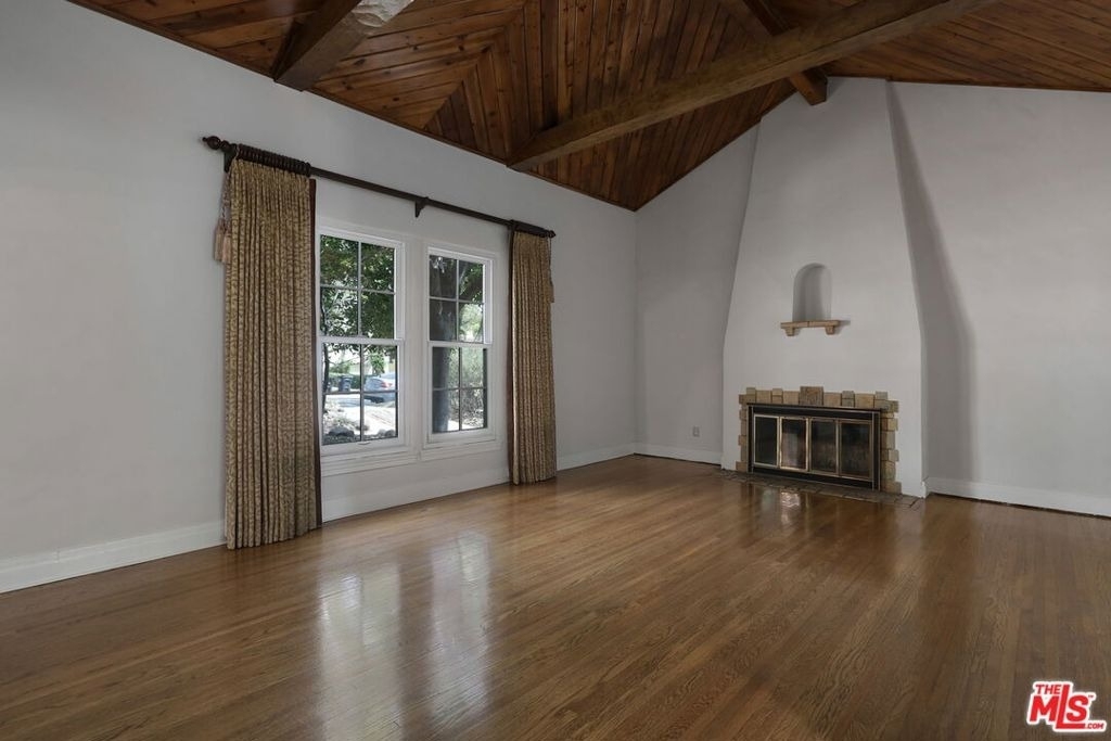 1229 Geneva Street - Photo 6