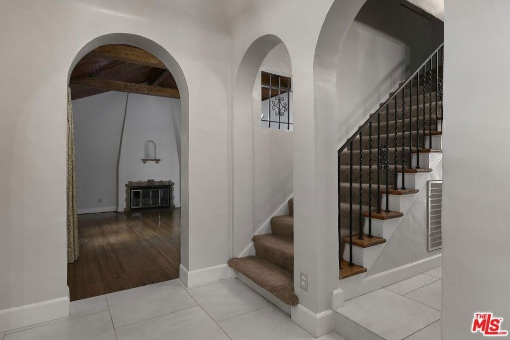 1229 Geneva Street - Photo 3