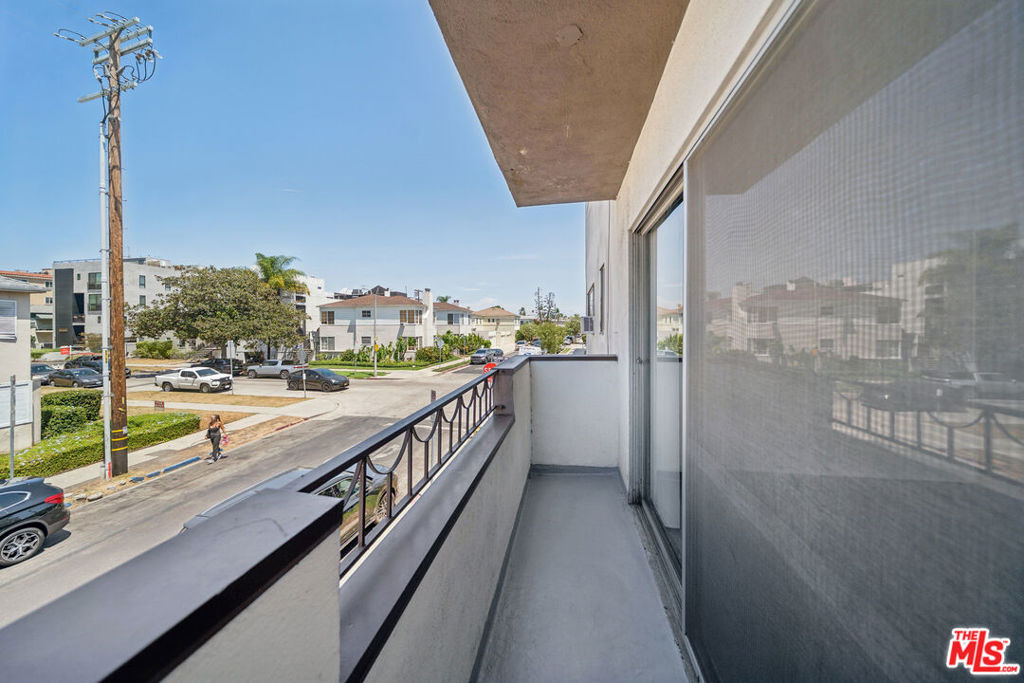 105 S Orlando Avenue - Photo 4