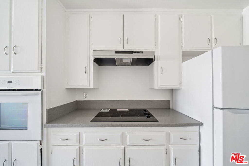 105 S Orlando Avenue - Photo 8